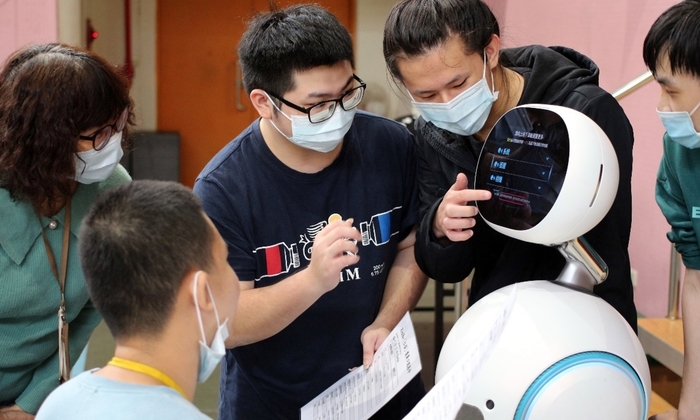 Embracing the AI wave, LHU remains committed to its distinctive approach to education, with its graduates being widely sought after by companies.