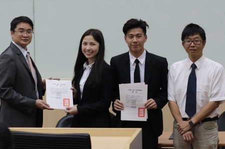 圖為龍華科大資管系學生榮獲「2016全國工業工程與管理大學生專題論文與技術報告競賽」佳作獎。