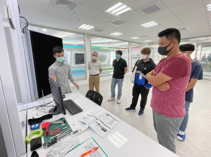 龍華科大類產業環境實作基地提供學子一站式實習，並培育相關技術種子師資。