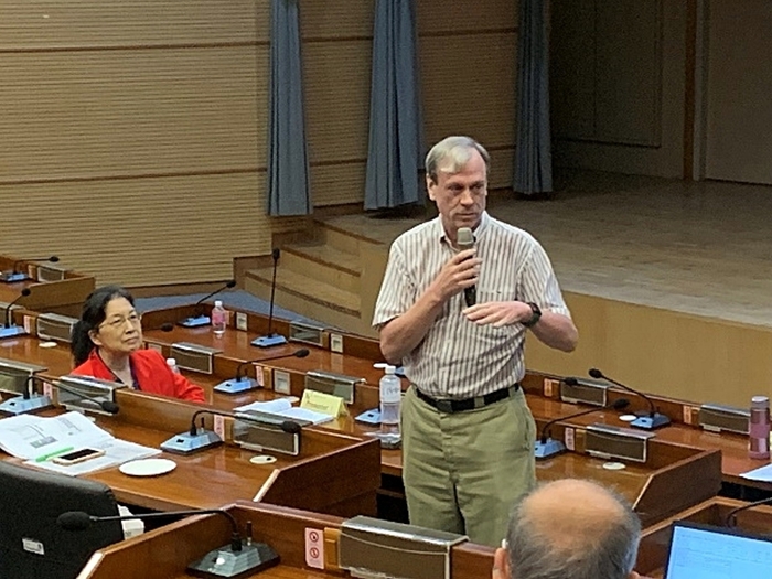 龍華科大應外系舉辦應用語言教學研討會，探討AI如何驅動學習形塑教育未來。