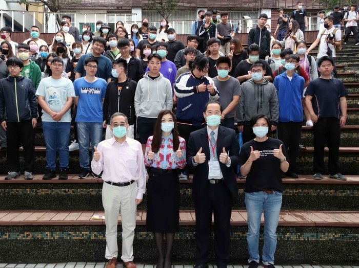 龍華科大與勞動部勞發署桃竹苗分署、桃園市就業服務處，共同舉辦校園徵才博覽會。
